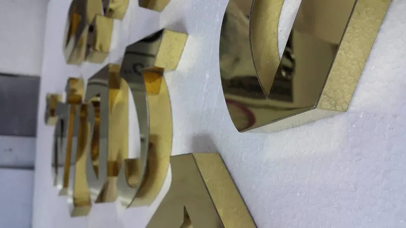 แกลลอรี่ ตัวอักษรโลหะ